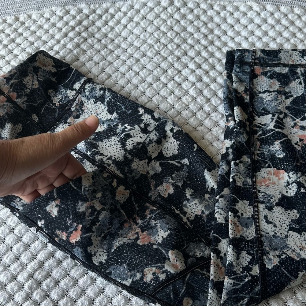 Lululemon Athletica Abstract Print Leggings - Picture 8 of 8